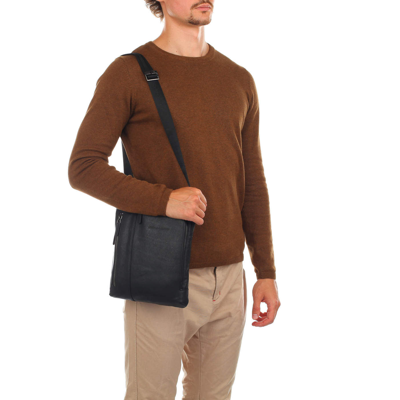 Сумка-планшет из черной кожи Piquadro Black square