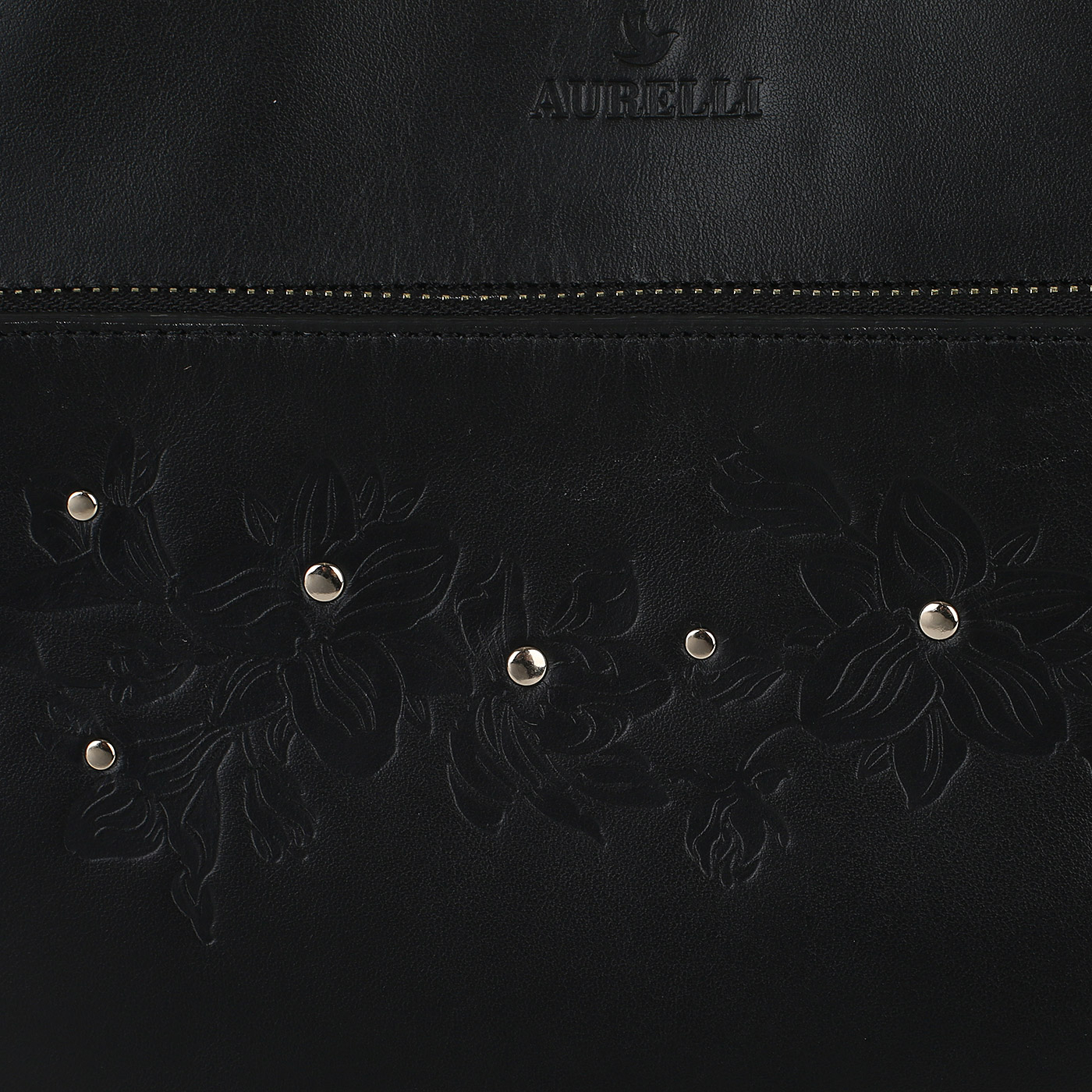 Сумка с клепками Aurelli 