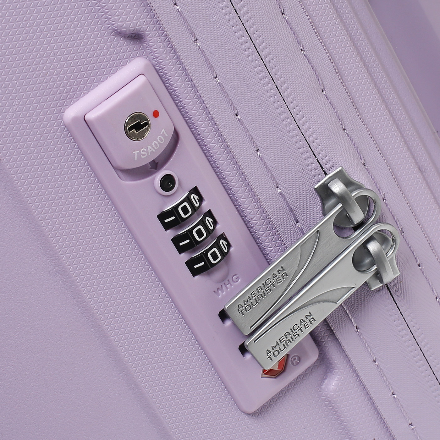 Чемодан средний M из полипропилена American Tourister Airconic