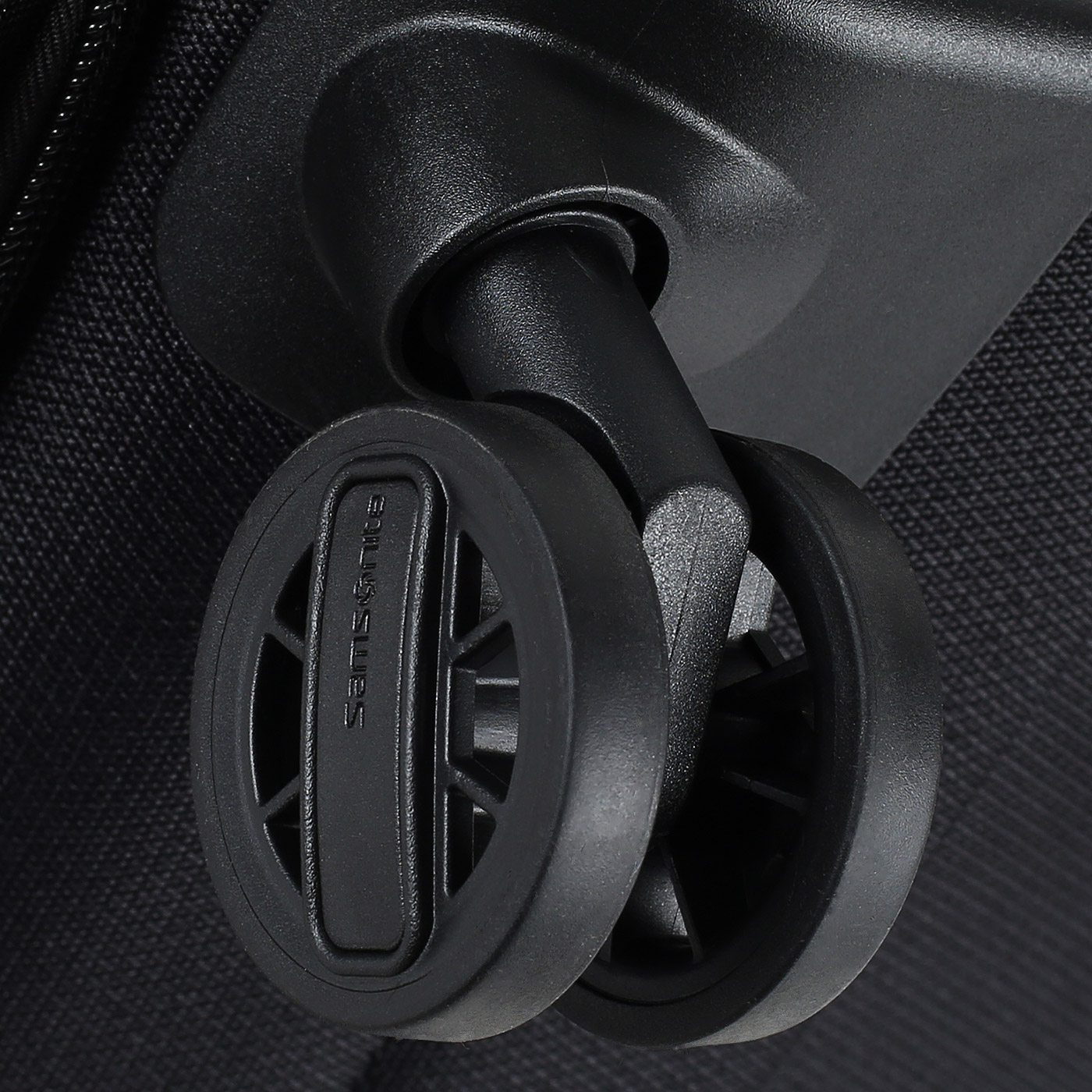 Чемодан средний M  Samsonite Vaycay