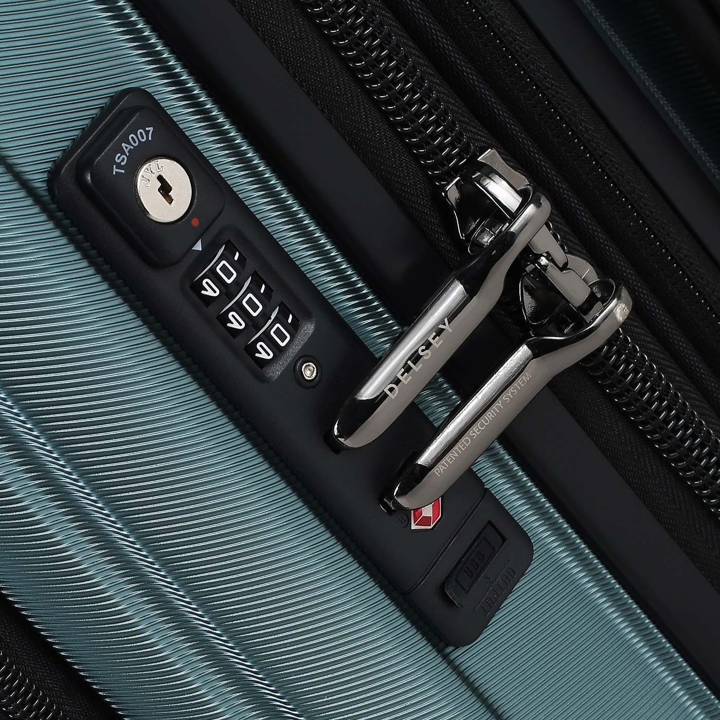 Чемодан маленький S из поликарбоната Delsey Shadow 5.0