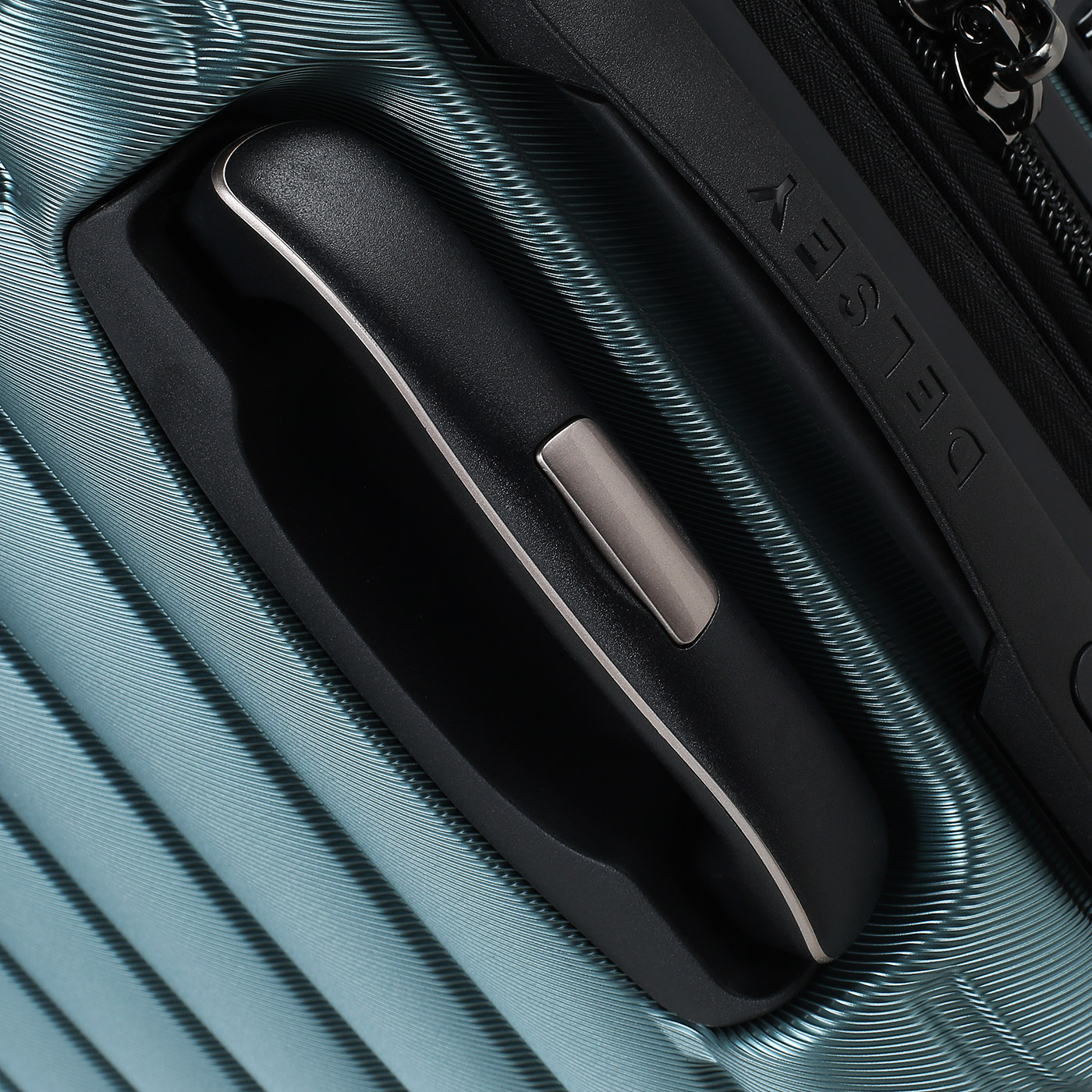 Чемодан маленький S из поликарбоната Delsey Shadow 5.0