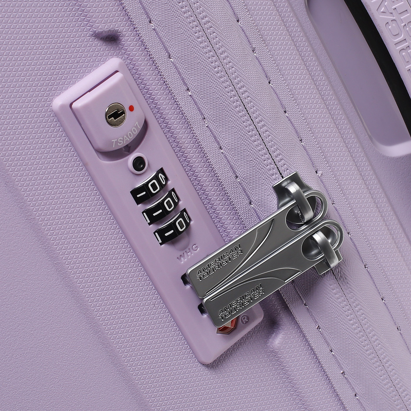 Чемодан большой L из полипропилена American Tourister Airconic