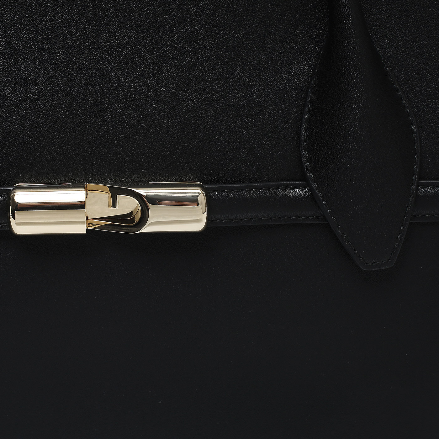 Кожаная сумка Furla Goccia