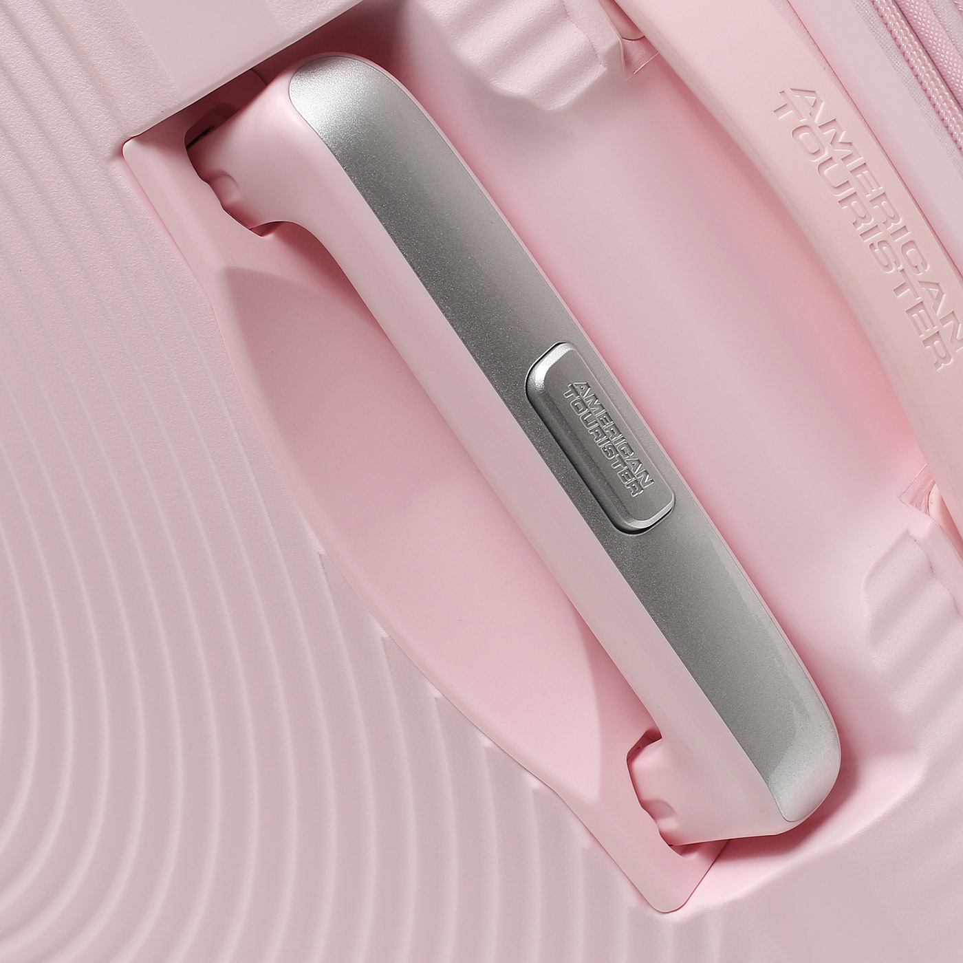 Чемодан большой L из полипропилена American Tourister Soundbox