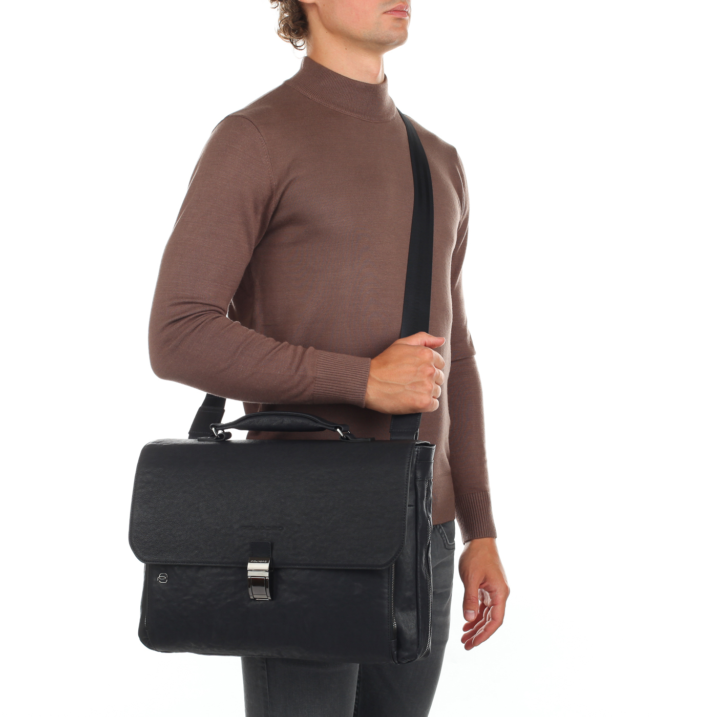 Мужской кожаный портфель с плечевым ремешком Piquadro Black square