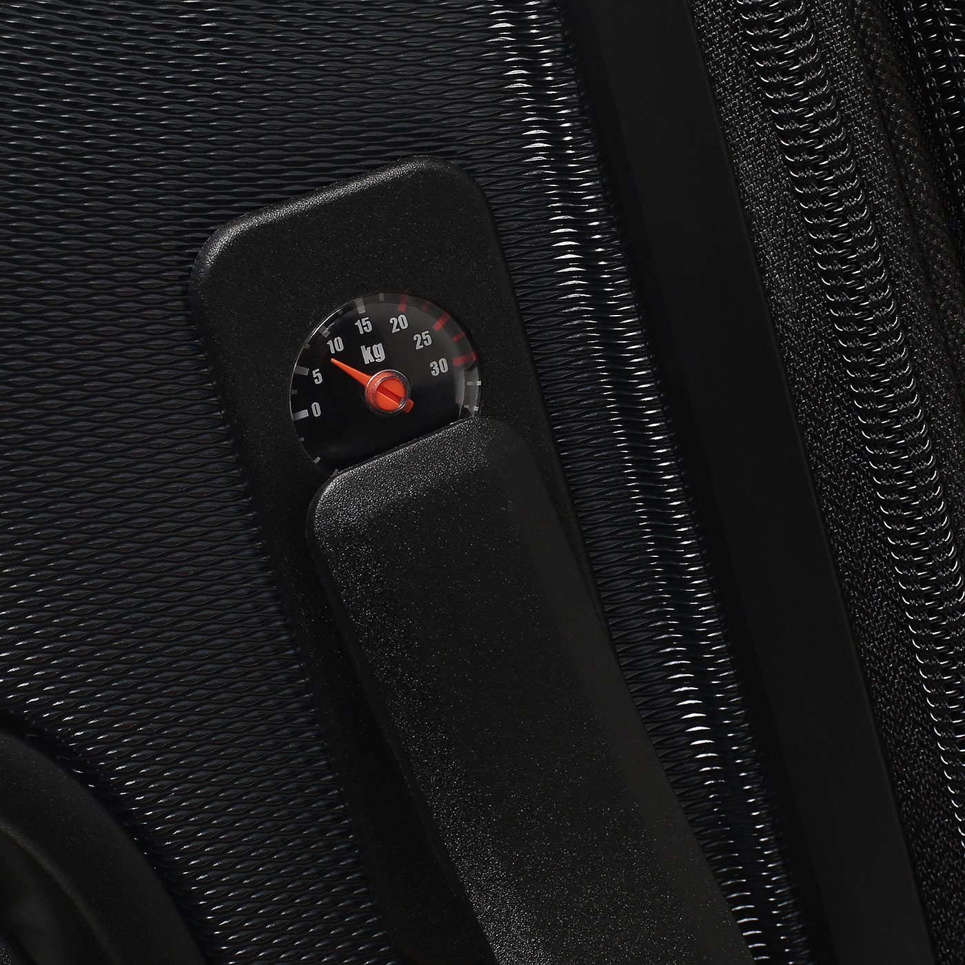 Чемодан средний M из поликарбоната Eberhart Lotus 2.0