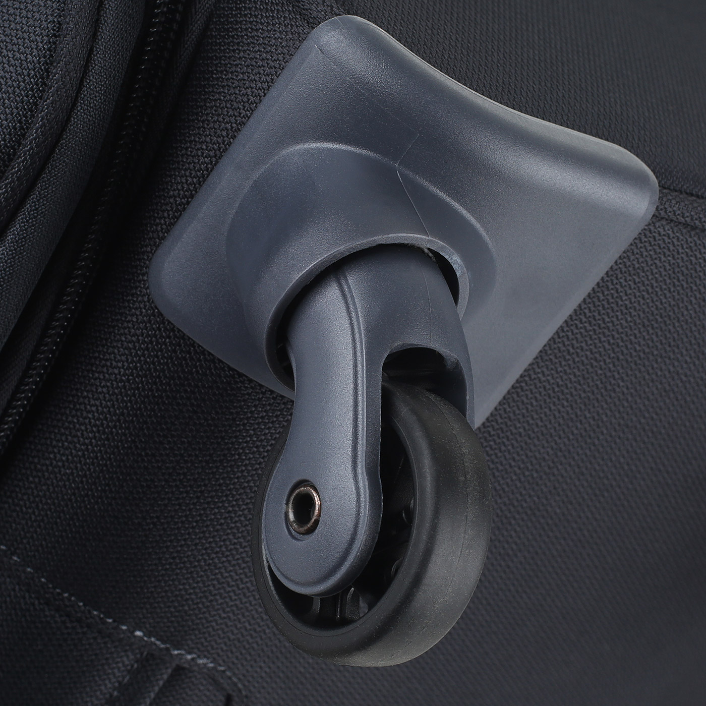 Чемодан средний M тканевый Samsonite Base Boost