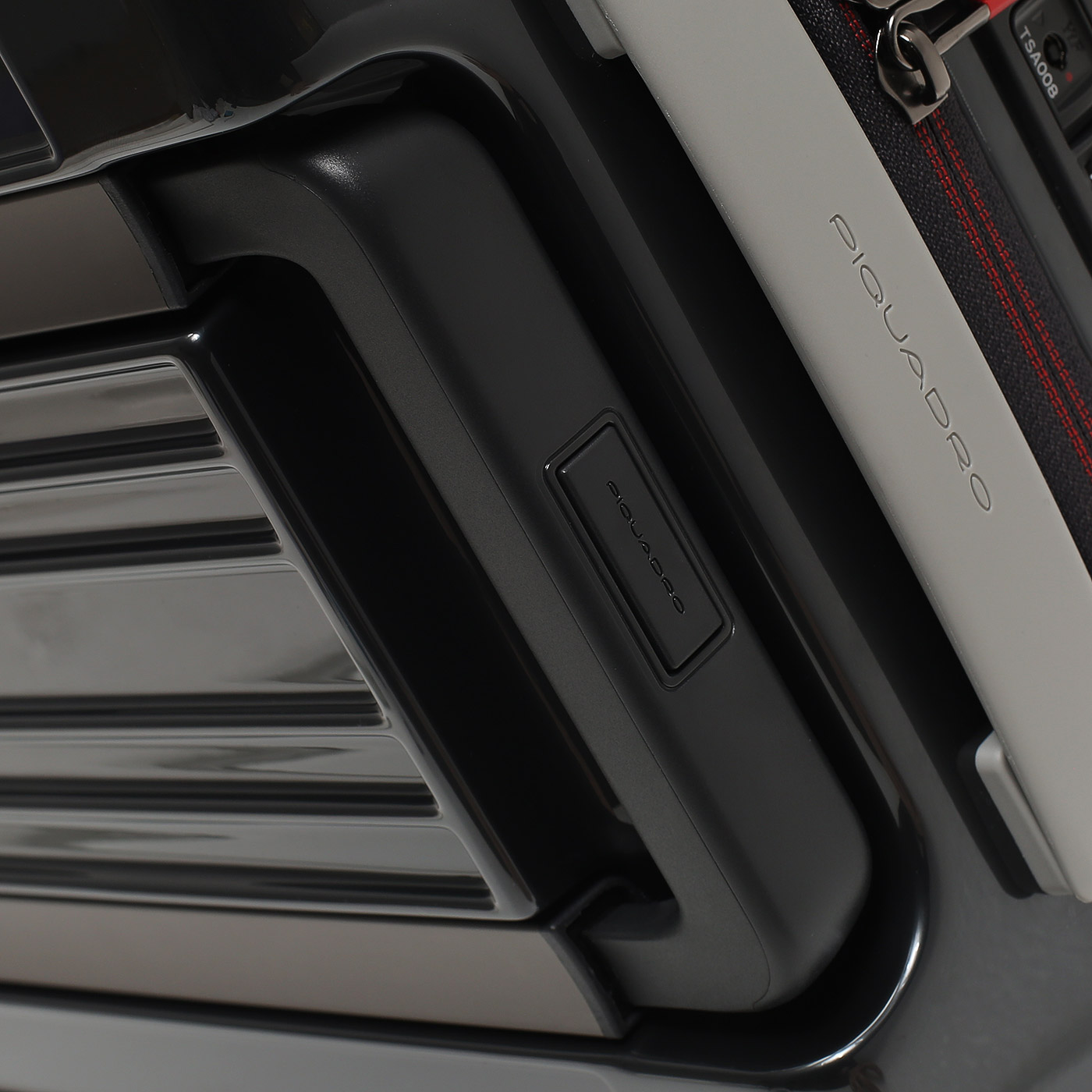 Чемодан на колесах Piquadro PQ Light