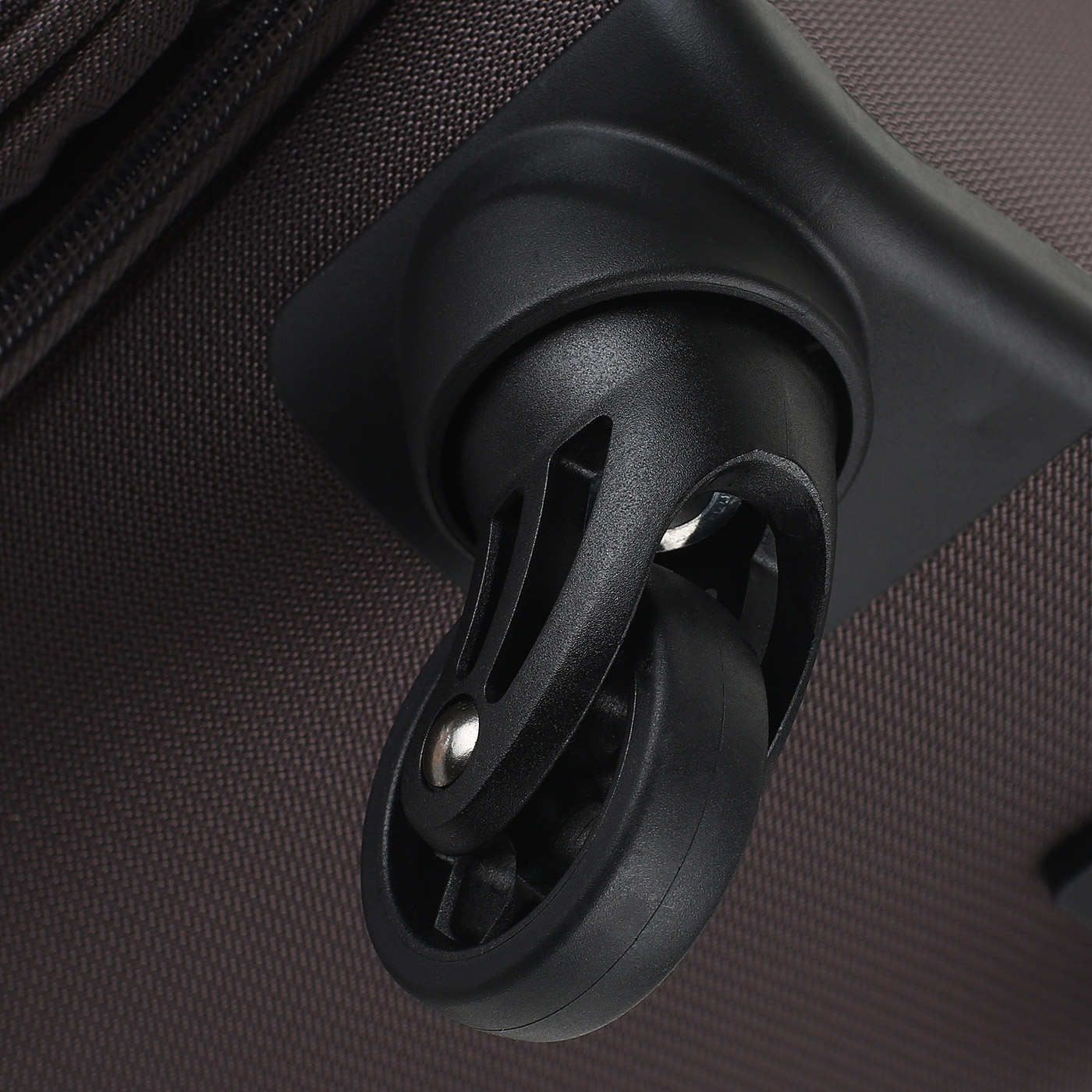 Чемодан средний M тканевый с кодовым замком Eberhart Aurora