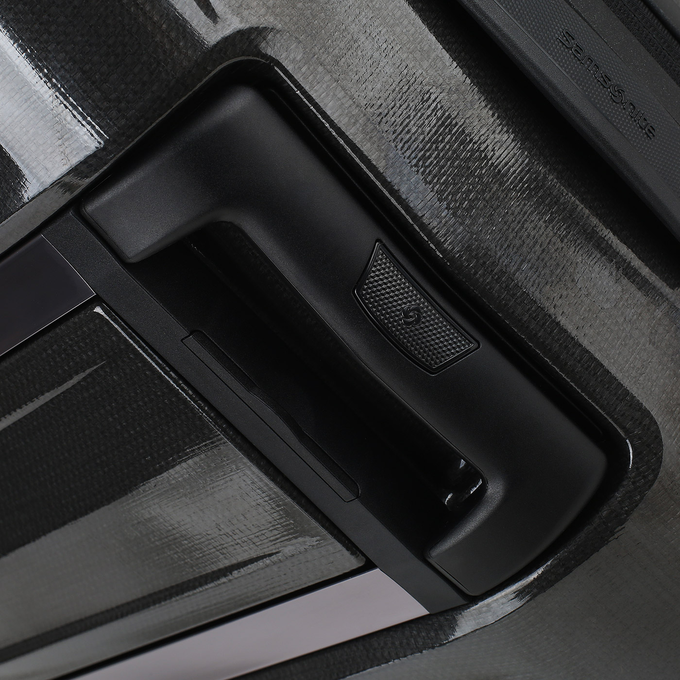 Чемодан большой L из материала Curv Samsonite Major-Lite