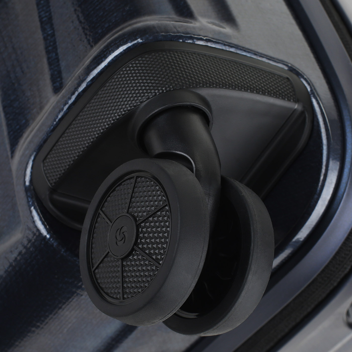 Чемодан для ручной клади из материала Curv Samsonite Major-Lite