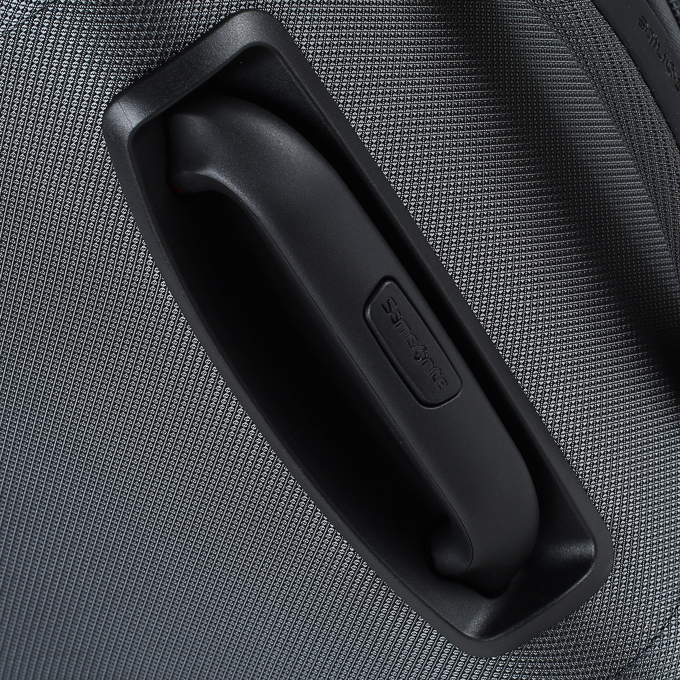 Чемодан средний M  Samsonite Respark