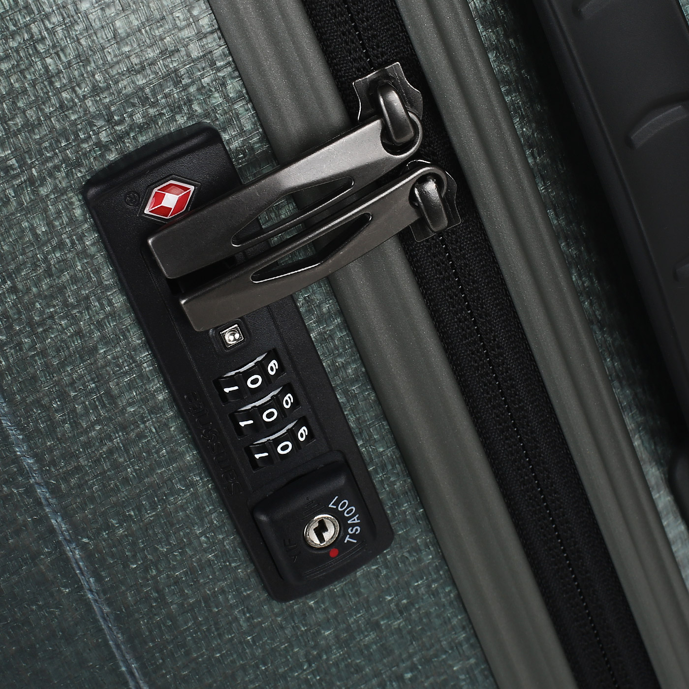 Чемодан очень большой XL из материала Curv с кодовым замком Samsonite C-Lite