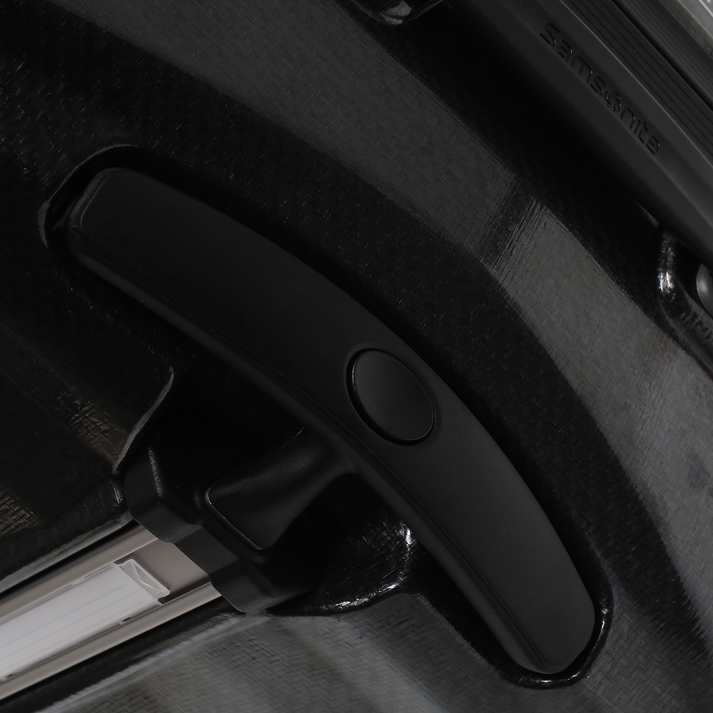 Чемодан большой L из материала Curv Samsonite Lite-Shock